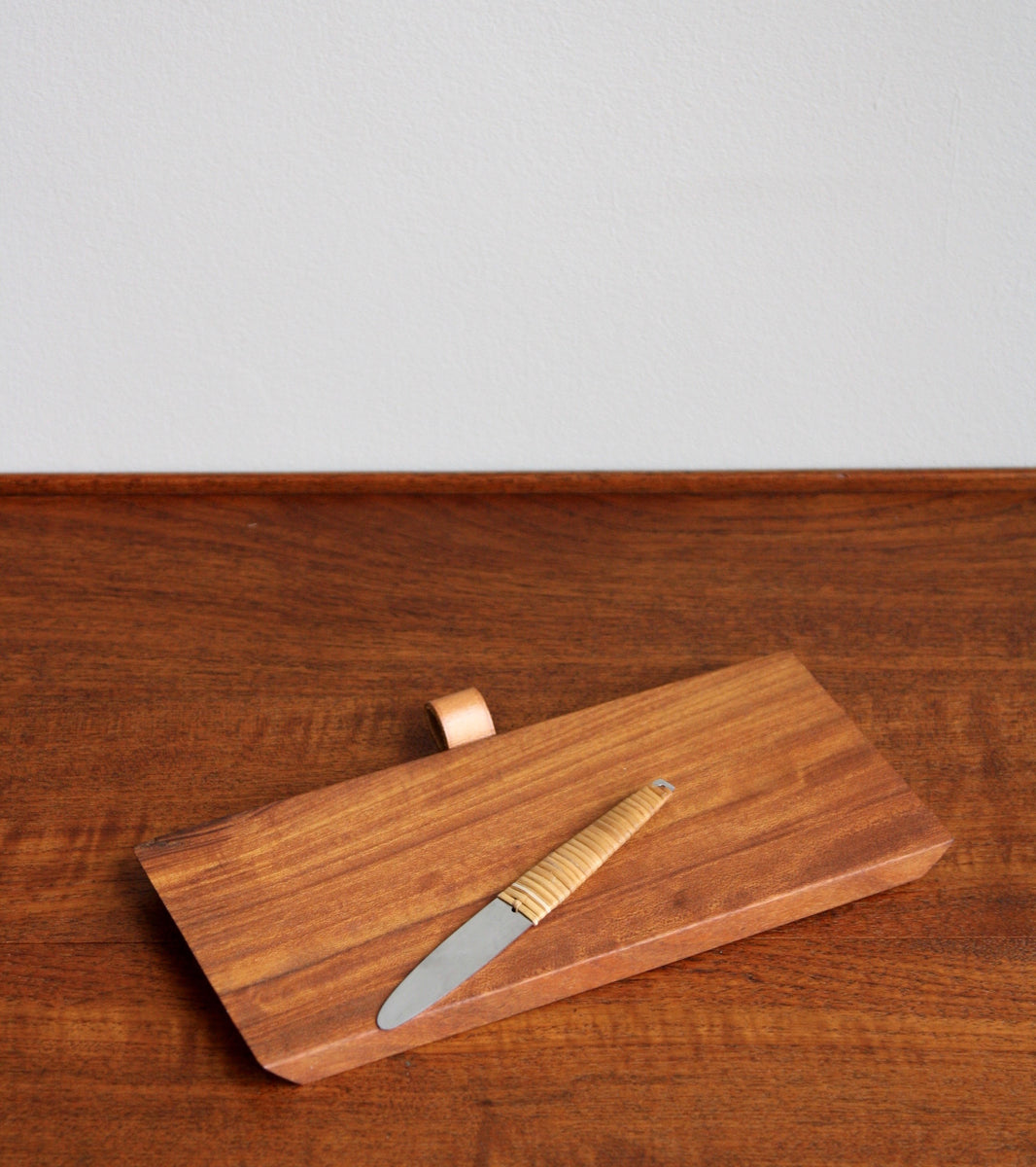 Walnut Cutting Board & Knife Carl Auböck - Image 1
